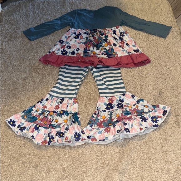 Toddler Ruffle Girl Two Piece Set - Picture 2 of 4